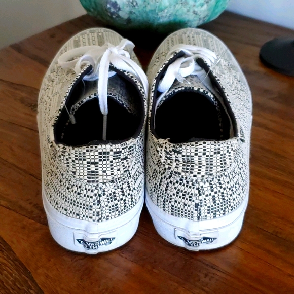 Unique Vans - Picture 4 of 8